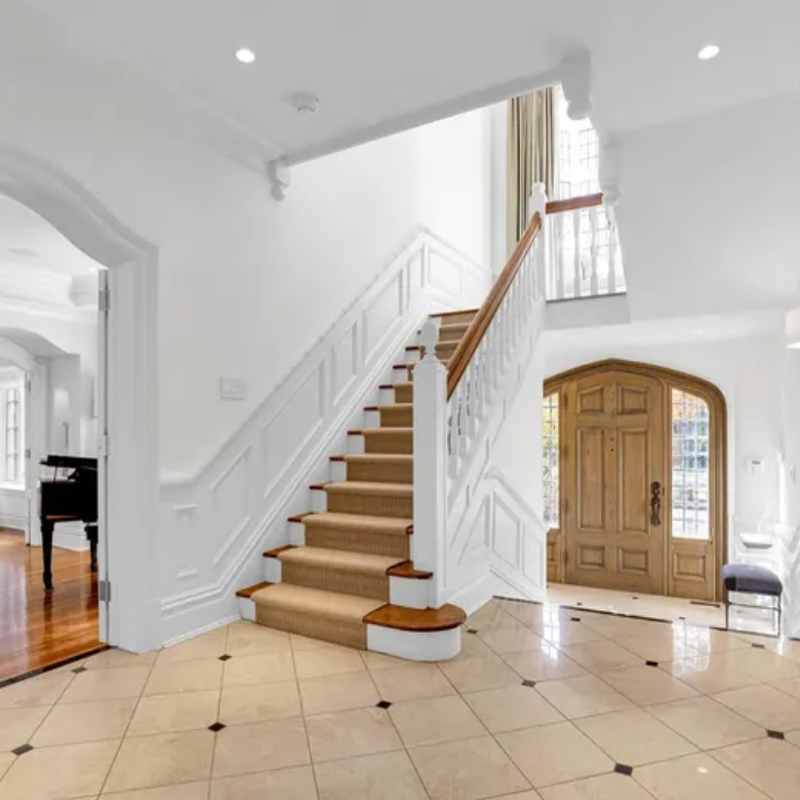 Residential home at 480 Manor Avenue, Ottawa – front exterior view