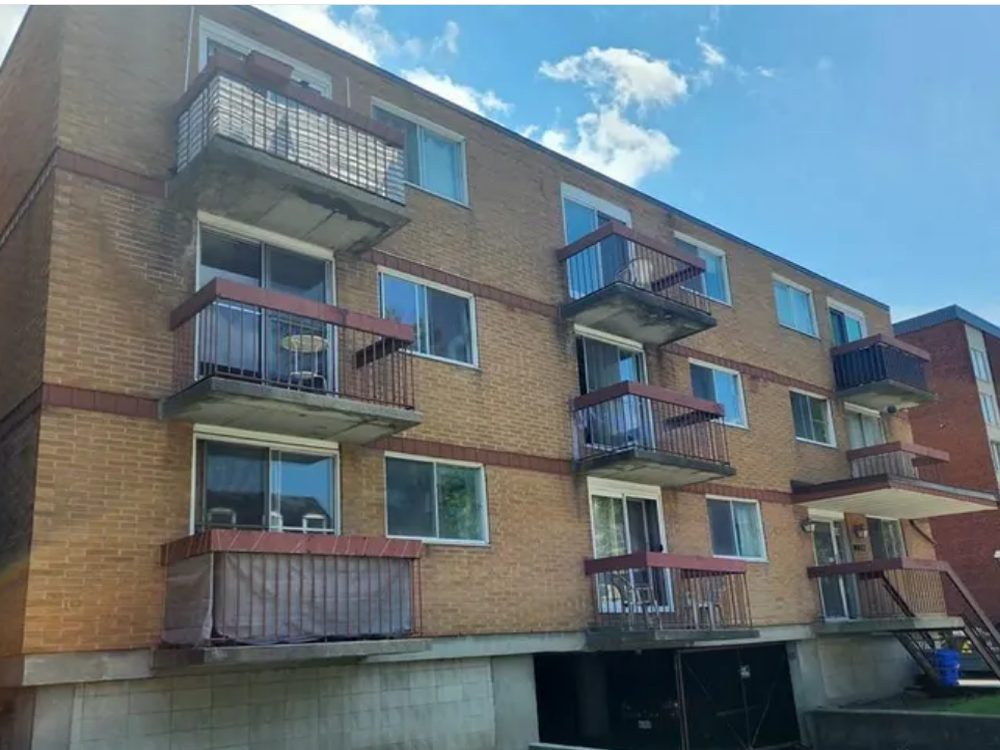 Charming residential property at 204 Bruyere Street, Ottawa – front exterior view