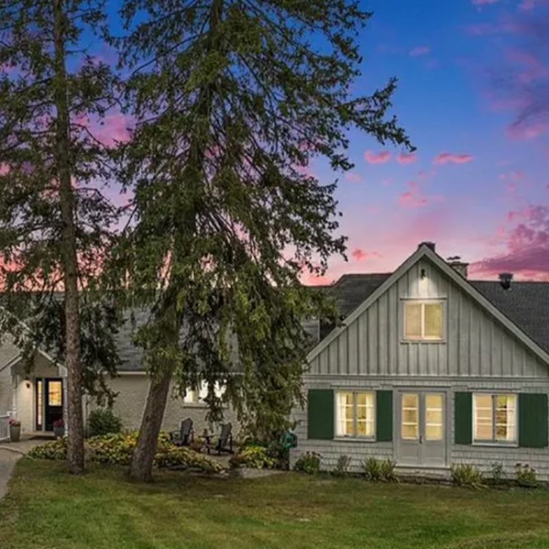 Residential property at 350 Berry Side Road, Ottawa – front exterior view