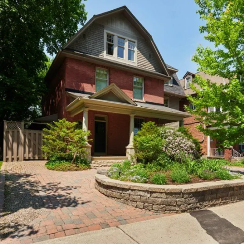 Charming residential property at 7 Second Avenue, Ottawa – front exterior