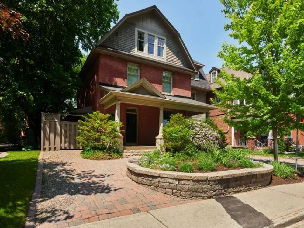 Charming residential property at 7 Second Avenue, Ottawa – front exterior